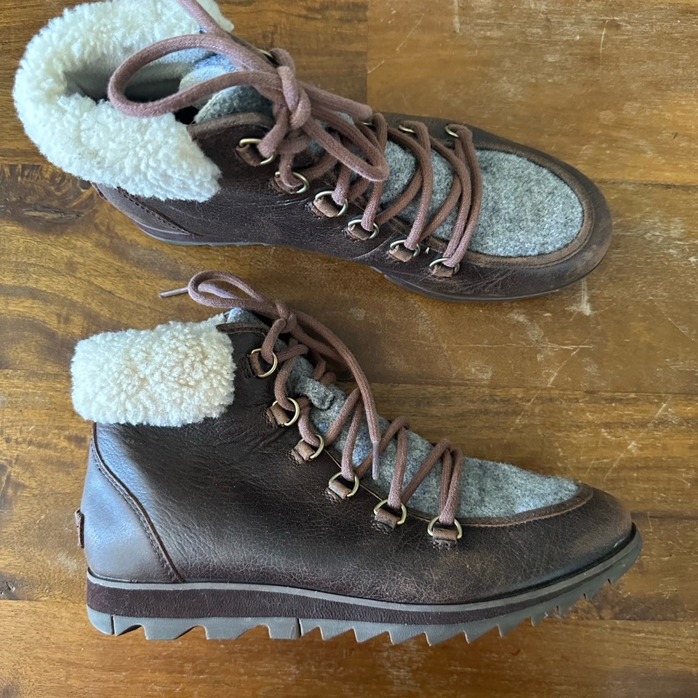 Sorel Harlow Brown and Gray Shearling-Lined Boots Ladies 8.5
